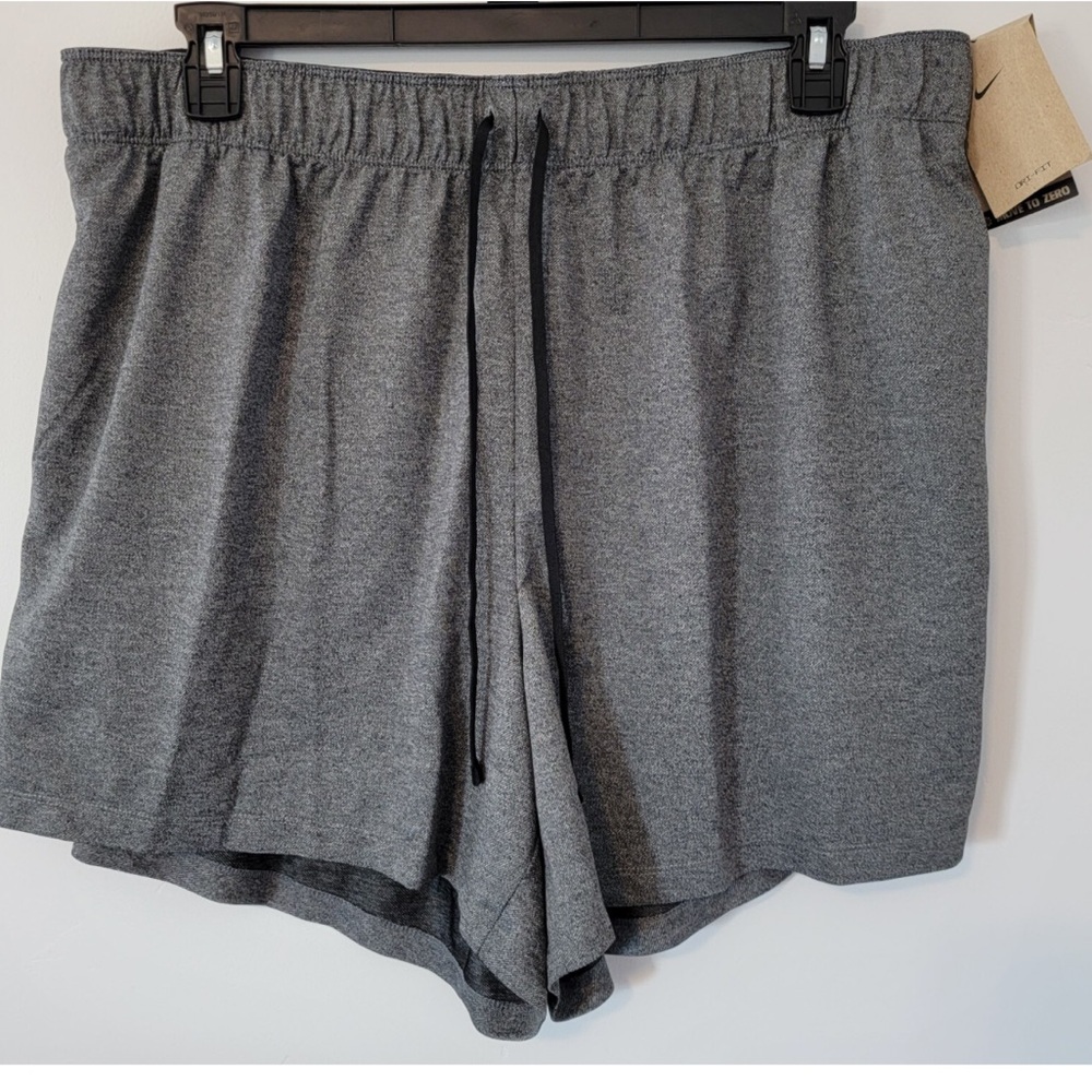 NWT Nike Women's Gray Pull-On Athletic Shorts, Size 3X